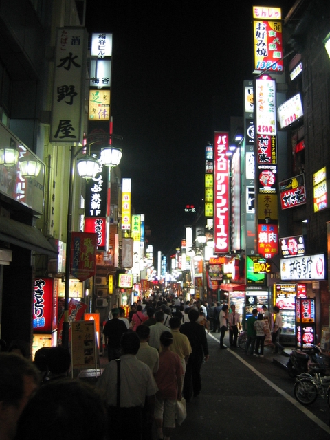 http://onosendai.free.fr/japon/04_akiba_shinjuku/Photo-19.jpg