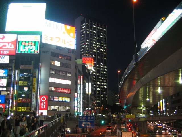 http://onosendai.free.fr/japon/04_akiba_shinjuku/Photo-3.jpg